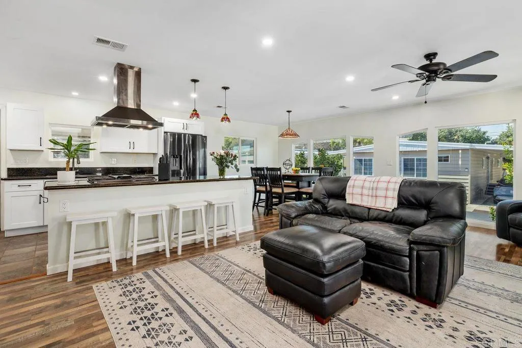 8301 Mission Gorge Road, Unit 86 Santee, CA 92071 - Photo 4 of 43