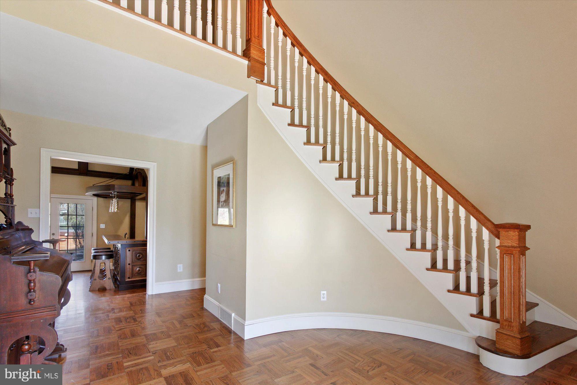 2004 Crescent Road York, PA 17403 - Photo 4 of 53
