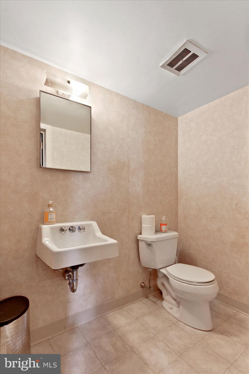 2004 Crescent Road York, PA 17403 - Photo 46 of 53