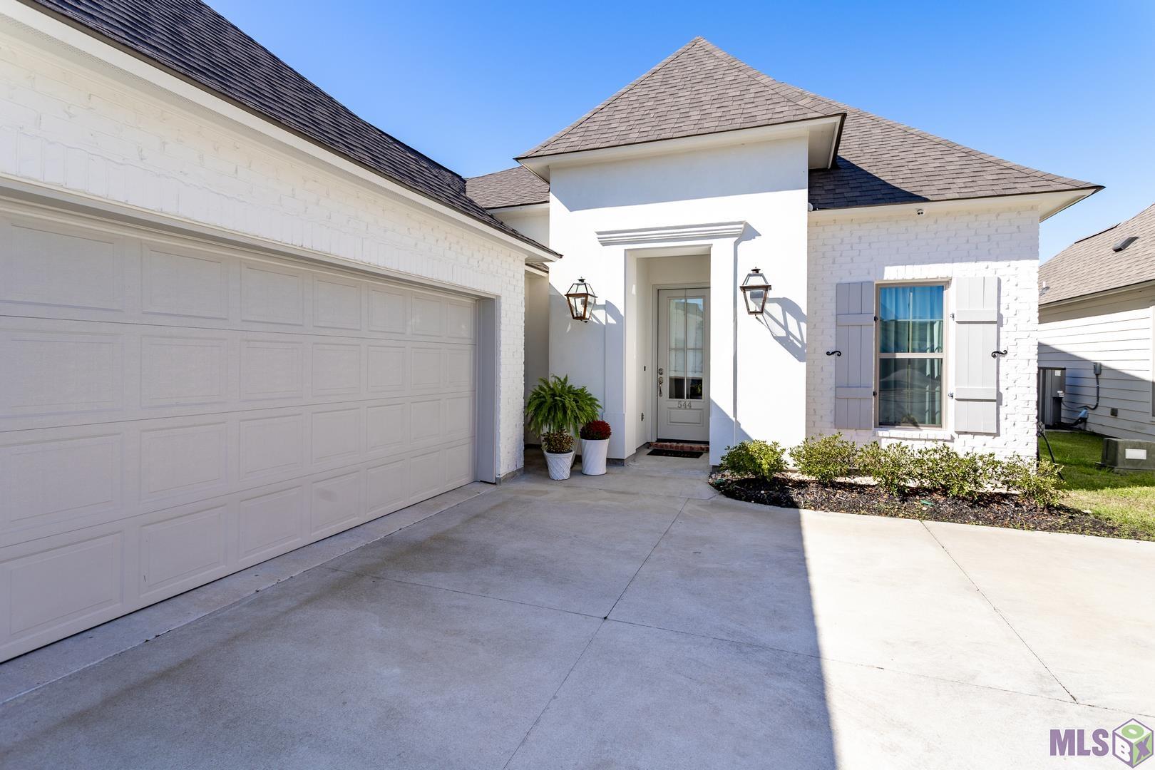 544 Longspur Lane Baton Rouge, LA 70810 - Photo 3 of 28 544 LONGSPUR LN