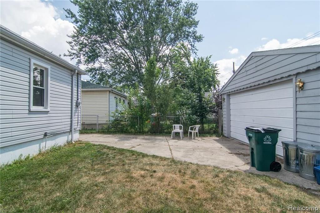 3083 Cumberland Road Berkley, MI 48072 - Photo 40 of 42
