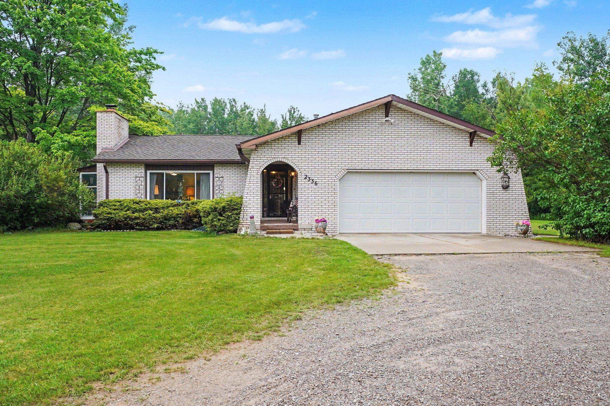 2336 West Cody Estey Road Pinconning, MI 48650 - Photo 1 of 31