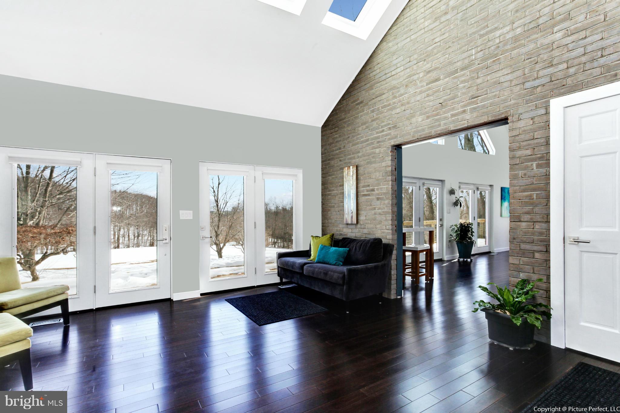 18260 New Cut Road Mount Airy, MD 21771 - Photo 5 of 27 Interior (General)