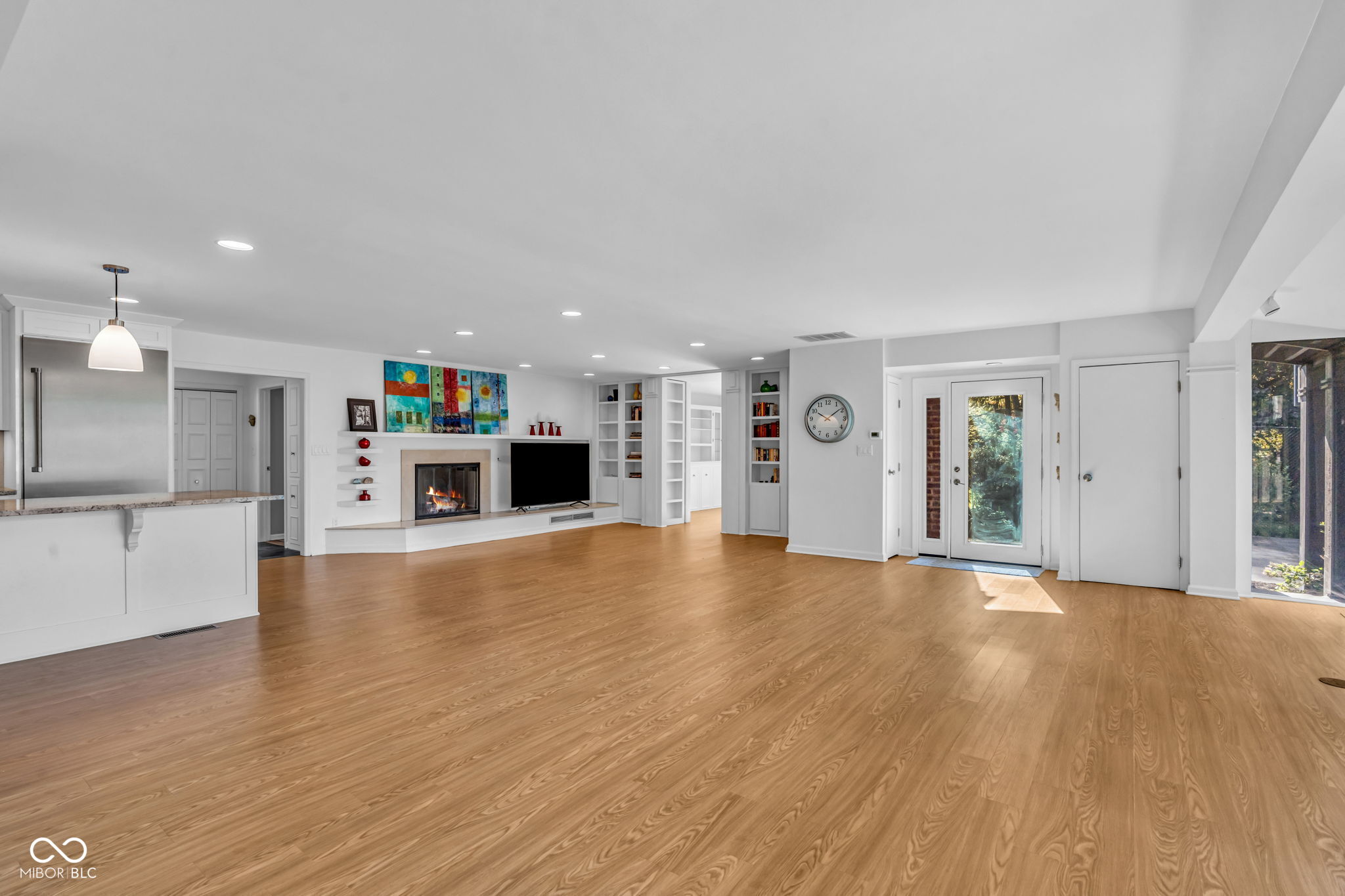 1131 Chessington Road Indianapolis, IN 46260 - Photo 12 of 63 Gallery Image 12