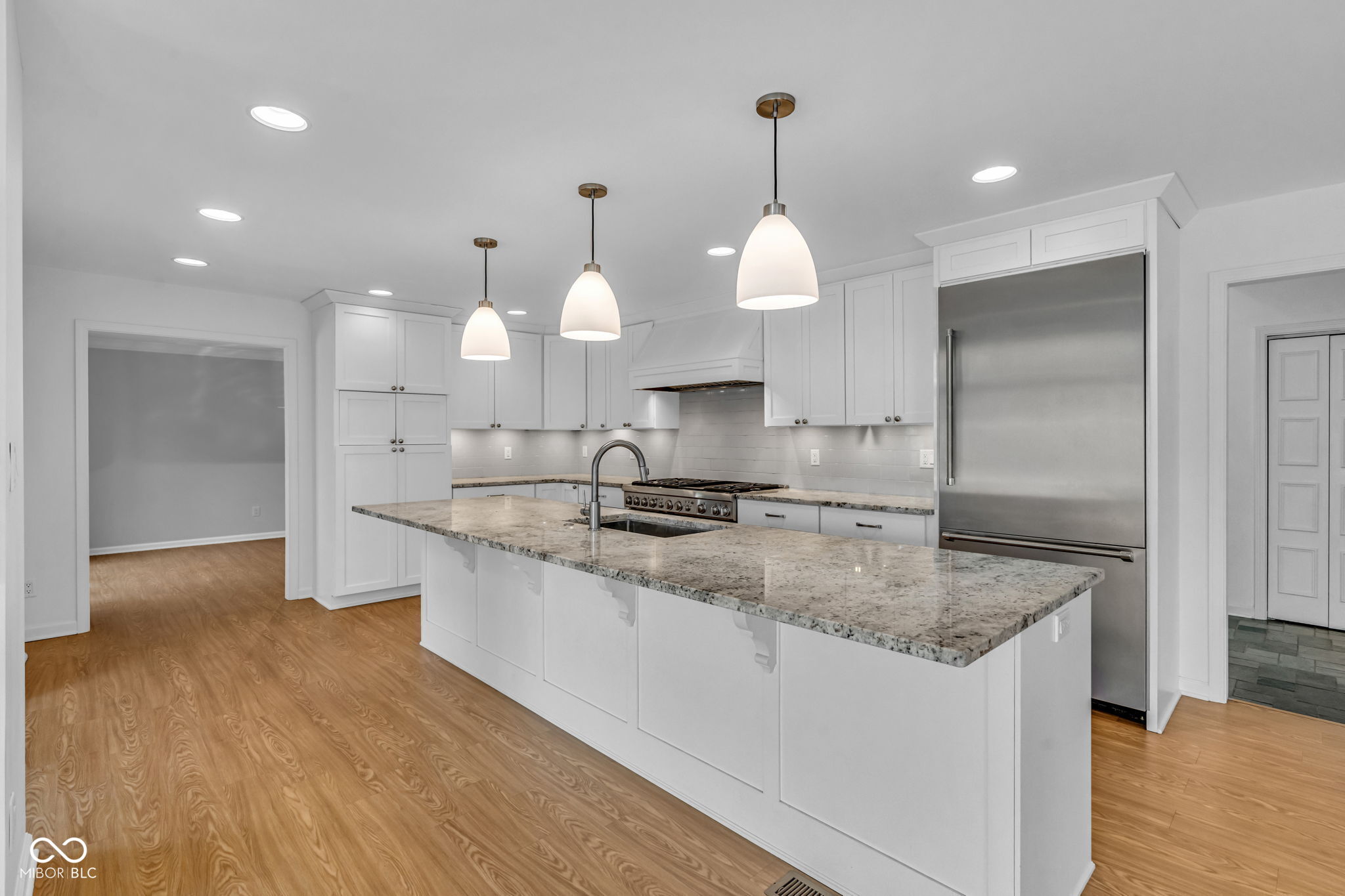 1131 Chessington Road Indianapolis, IN 46260 - Photo 17 of 63 Gallery Image 17