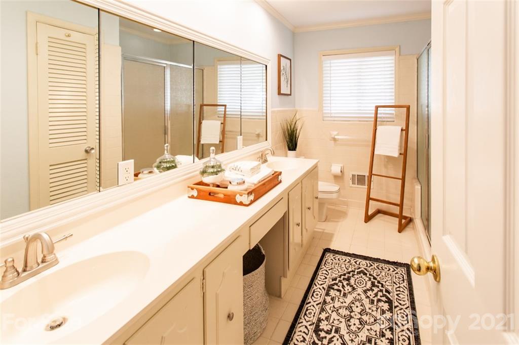 16500 Harbor View Road Charlotte, NC 28278 - Photo 22 of 48 Gallery Image 22