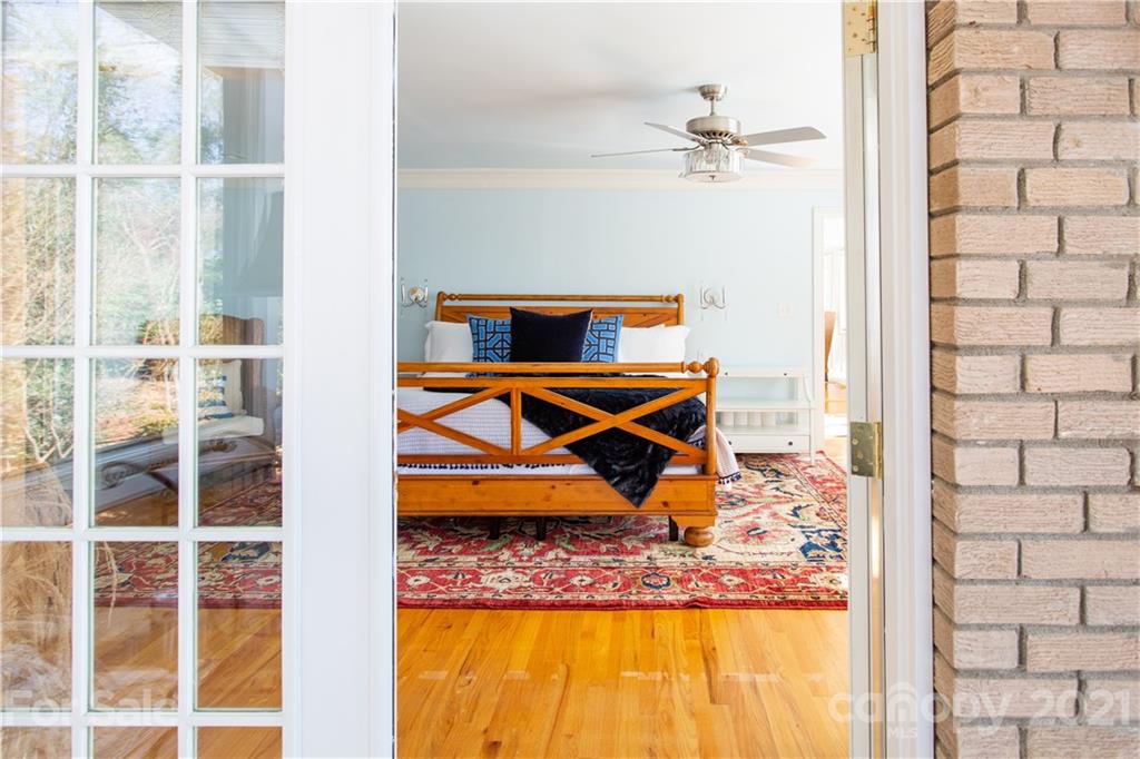 16500 Harbor View Road Charlotte, NC 28278 - Photo 35 of 48 Gallery Image 35