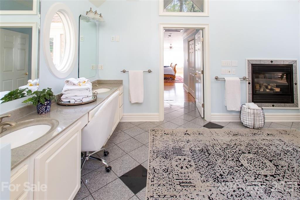 16500 Harbor View Road Charlotte, NC 28278 - Photo 38 of 48 Gallery Image 38