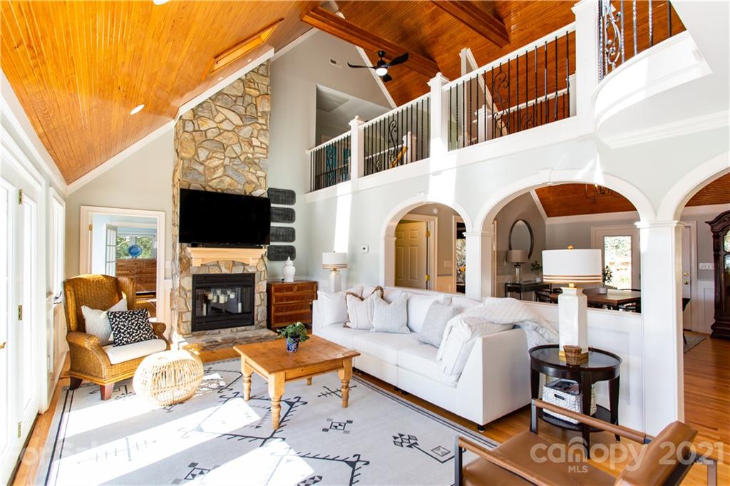 16500 Harbor View Road Charlotte, NC 28278 - Photo 10 of 48 Gallery Image 10