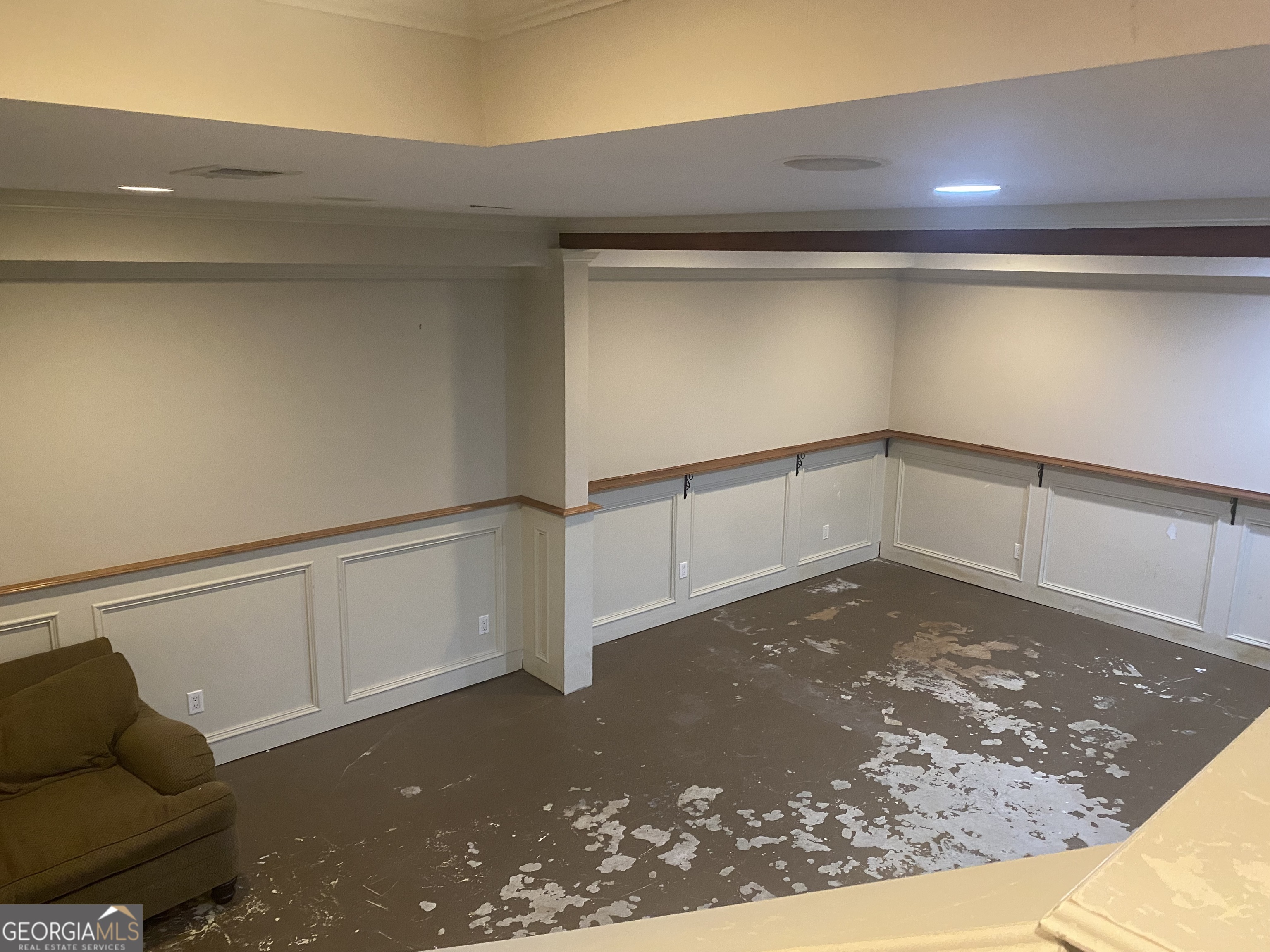 3104 Heritage Road Milledgeville, GA 31061 - Photo 7 of 7 a view of a garage