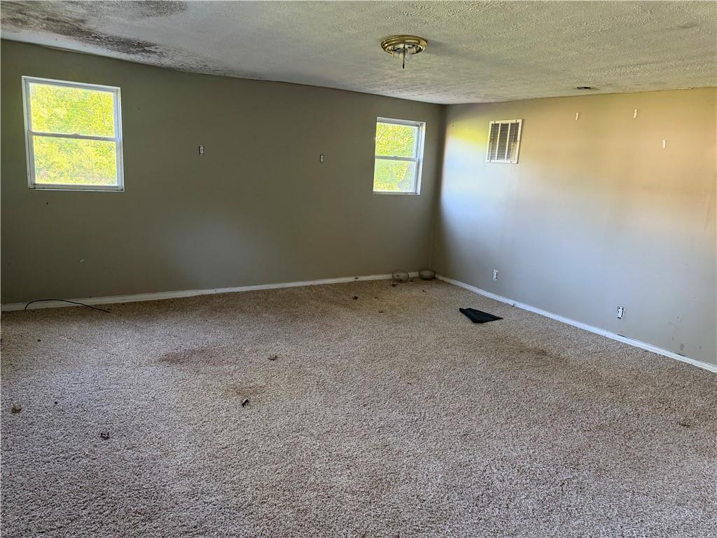 1585 Mercer Road Ellwood City, PA 16117 - Photo 14 of 15