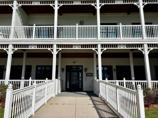 $1,250,000 | 279 Victorian Village Drive, Unit 40, Elkhart Lake, WI 53020