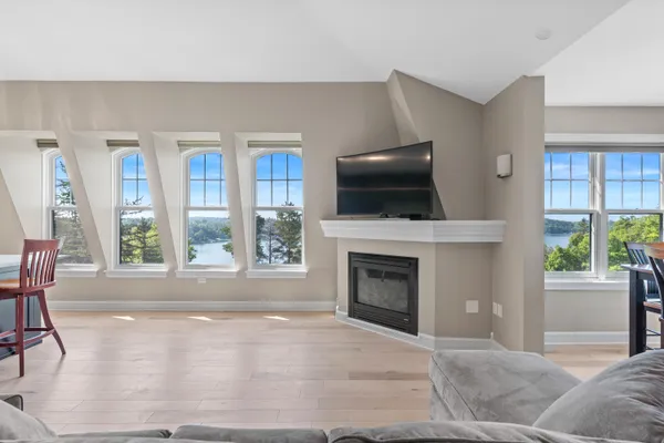 $1,099,000 | 279 Victorian Village Drive, Unit 40, Elkhart Lake, WI 53020