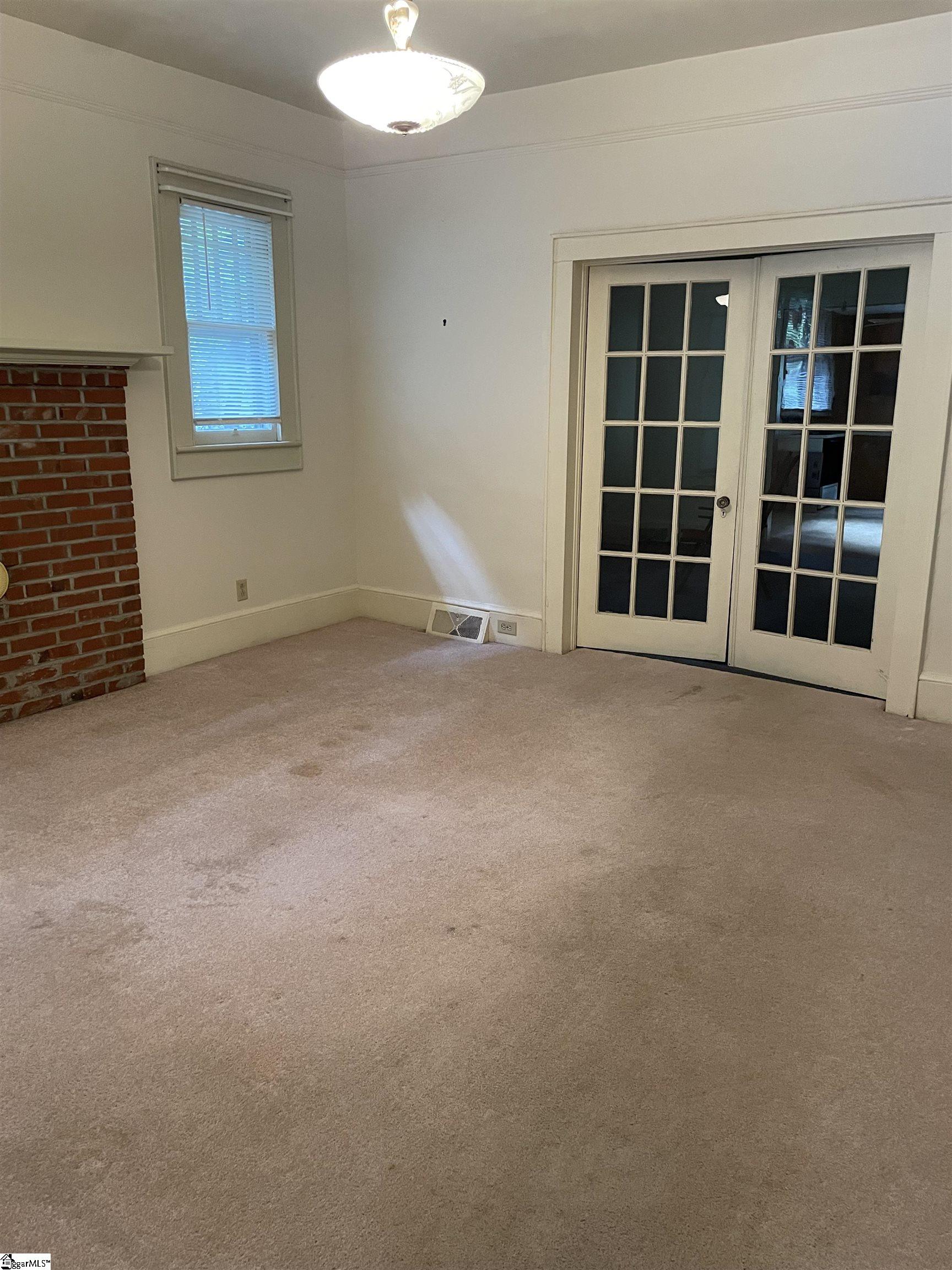 202 Grove Road Greenville, SC 29605 - Photo 2 of 21