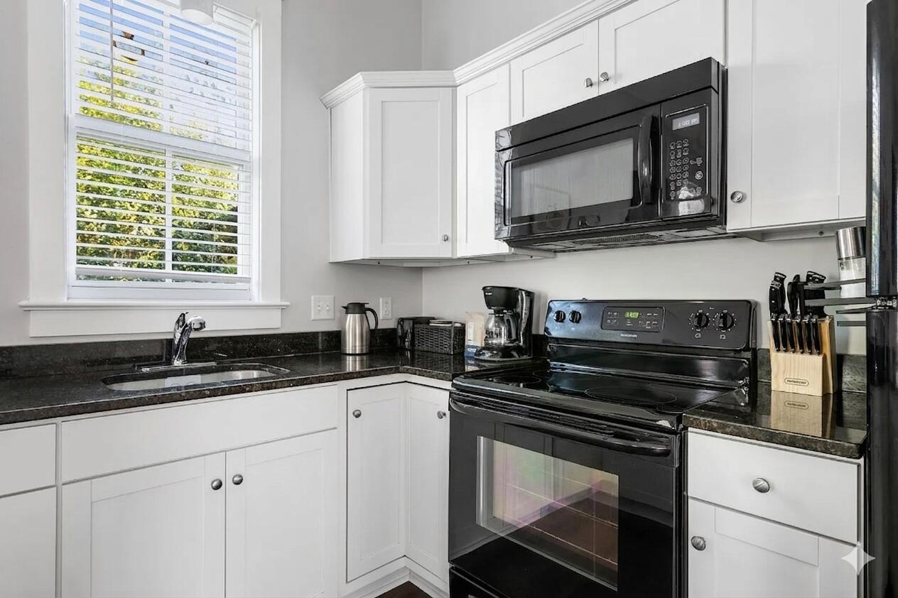 23 H Street Charleston, SC 29403 - Photo 4 of 29 23 H Street-17