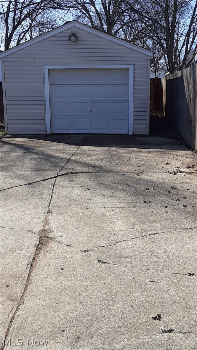 813 South Abbe Road Elyria, OH 44035 - Photo 3 of 15 Gallery Image 3