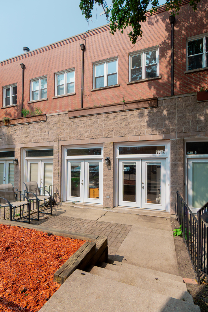 931 North Racine Avenue, Unit A Chicago, IL 60642 - Photo 1 of 27 Gallery Image 1
