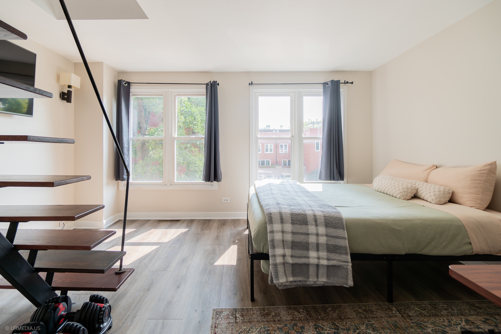 931 North Racine Avenue, Unit A Chicago, IL 60642 - Photo 16 of 27 Gallery Image 16