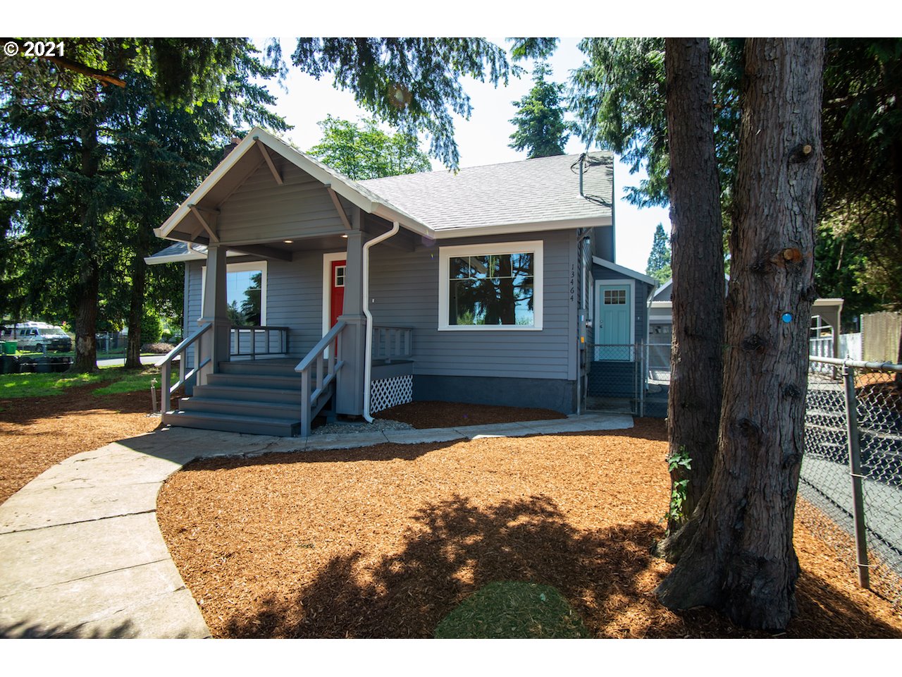 13464 Southeast Foster Road Portland, OR 97236 - Photo 2 of 22 Gallery Image 2