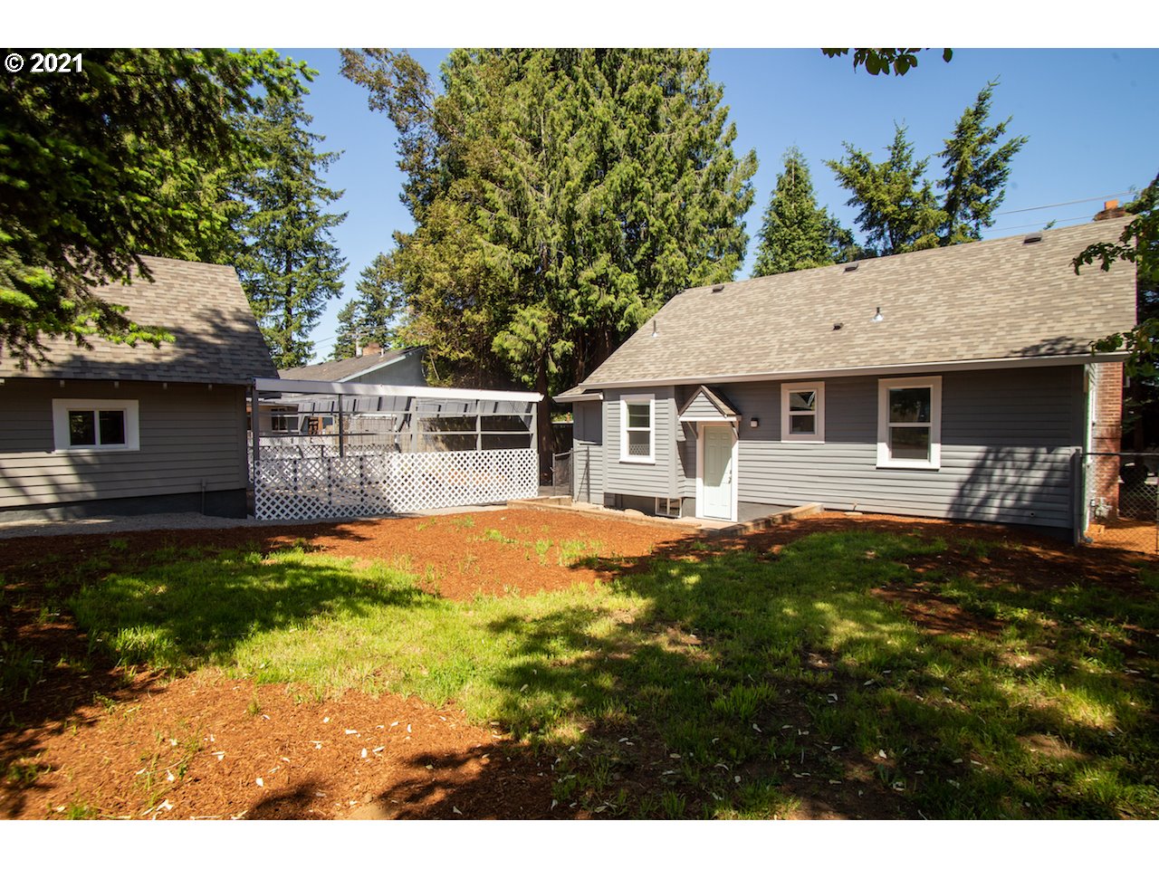 13464 Southeast Foster Road Portland, OR 97236 - Photo 5 of 22 Gallery Image 5