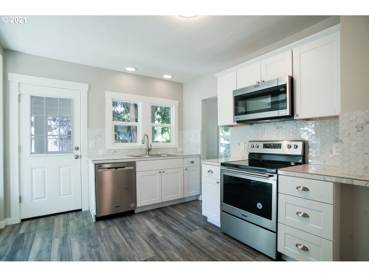 13464 Southeast Foster Road Portland, OR 97236 - Photo 10 of 22 Gallery Image 10