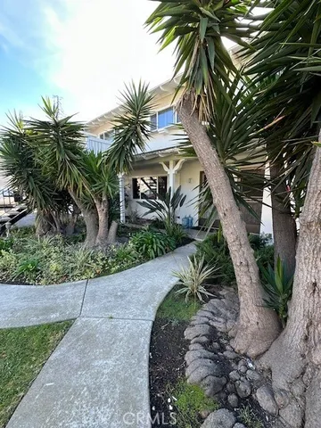 $2,900 | 16722 Goldenwest Street, Unit 2, Huntington Beach, CA 92647