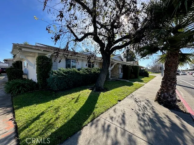 $2,900 | 16722 Goldenwest Street, Unit 2, Huntington Beach, CA 92647
