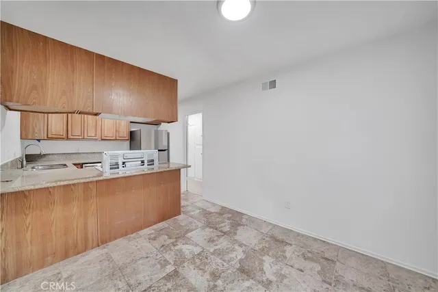 $2,900 | 16722 Goldenwest Street, Unit 2, Huntington Beach, CA 92647