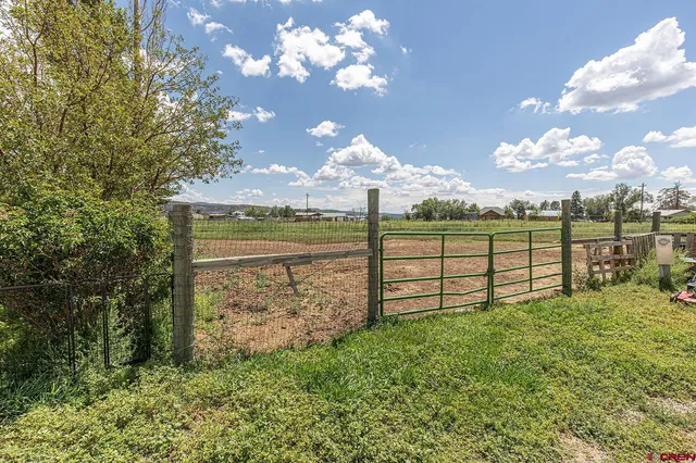 a view of a tennis court