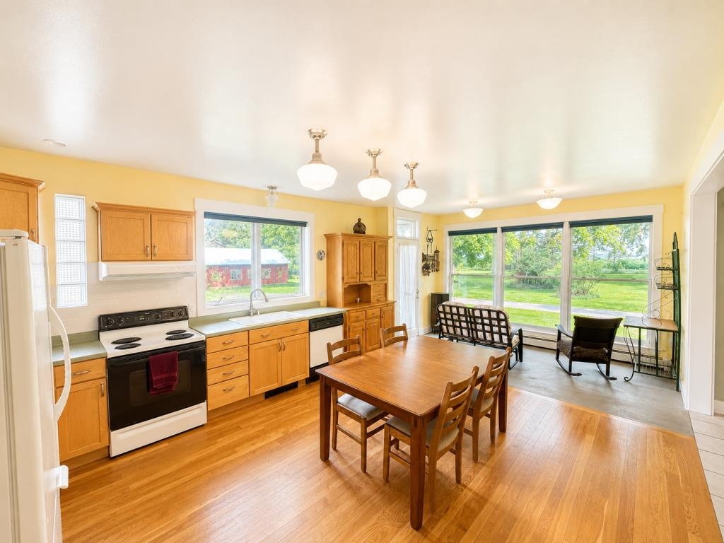 8220 North Tolles Road Evansville, WI 53536 - Photo 14 of 39