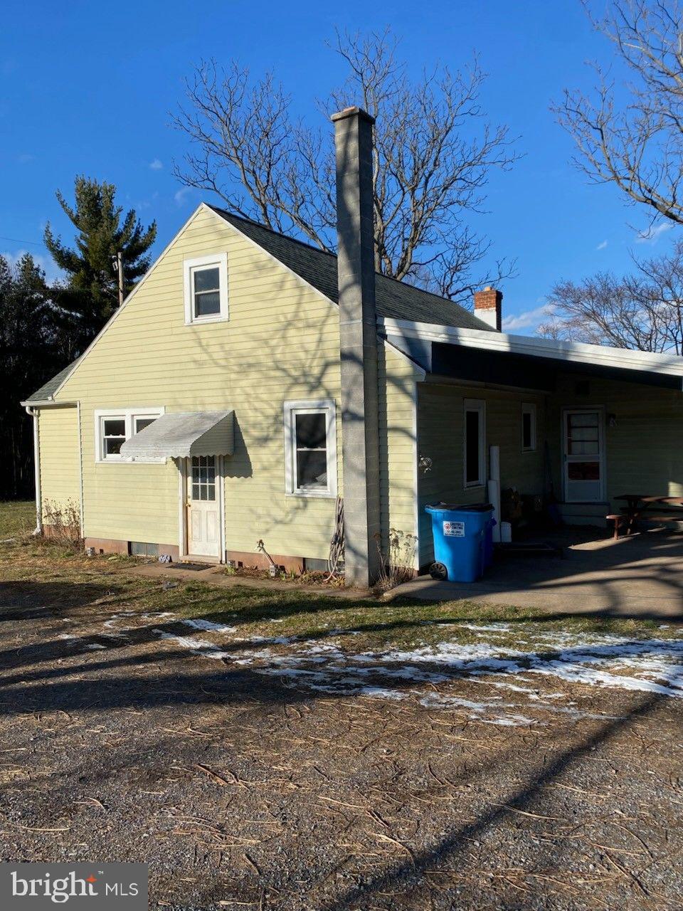 318 Chestnut Hill Road Palmyra, PA 17078 - Photo 4 of 25 Side View