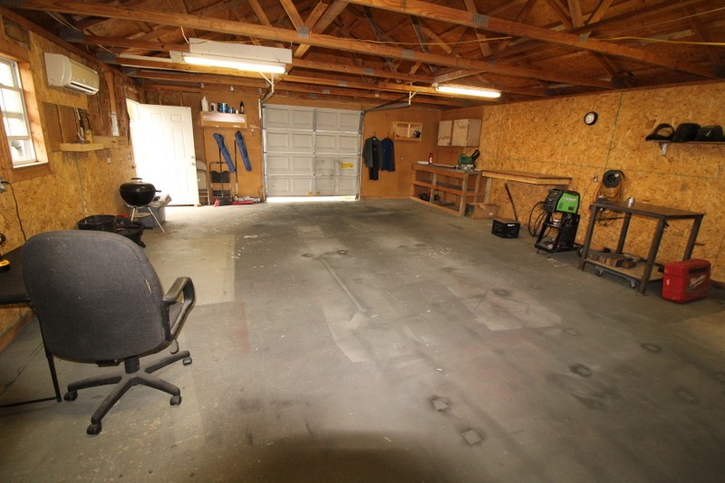 599 Lear Road Portland, TN 37148 - Photo 23 of 25 a view of a room with gym equipment