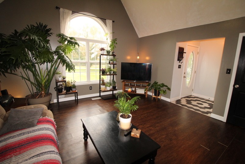 599 Lear Road Portland, TN 37148 - Photo 6 of 25 a living room with furniture and a flat screen tv