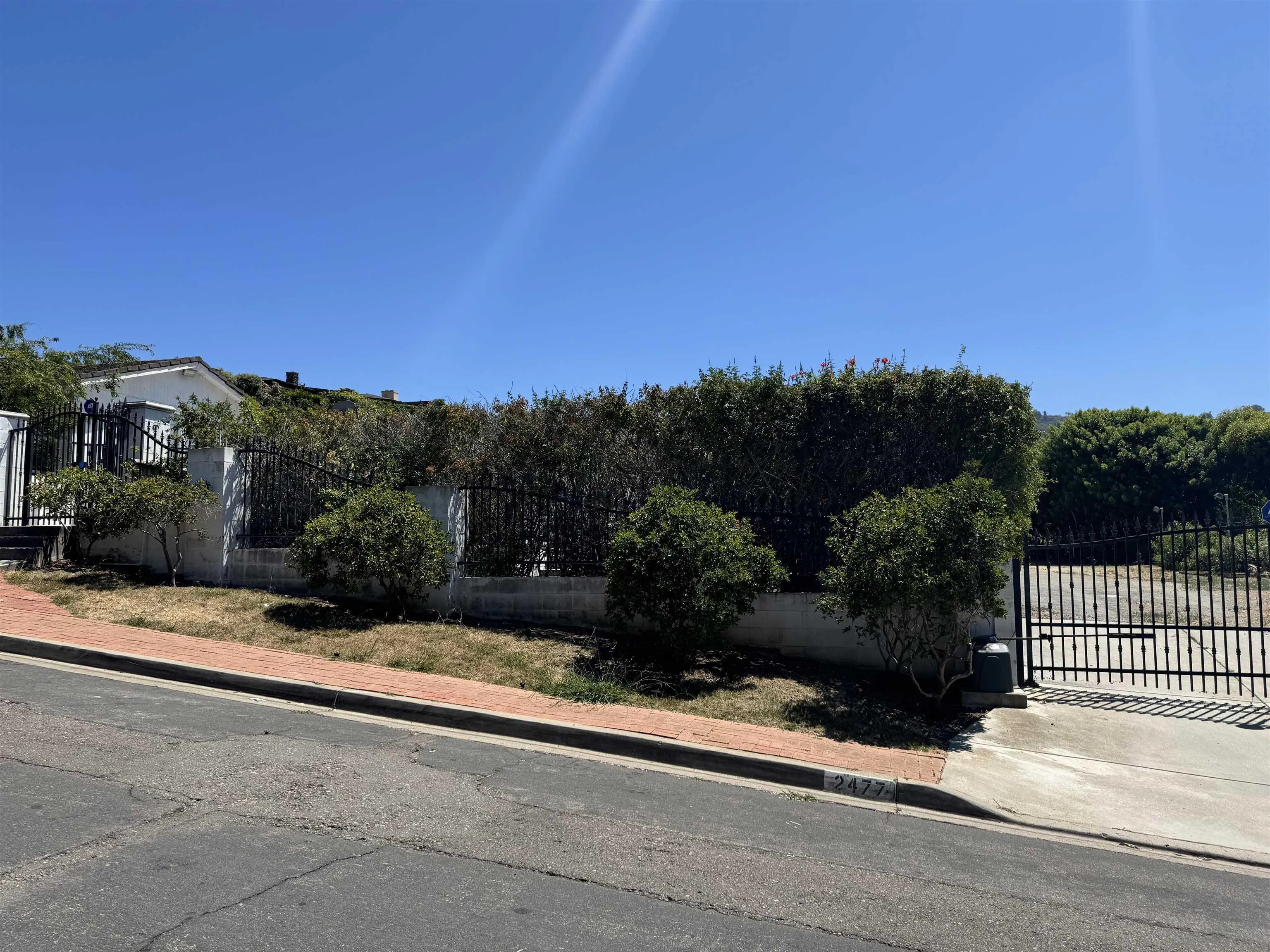 2477 Avenida De La Playa La Jolla, CA 92037 - Photo 2 of 2 a view of a backyard