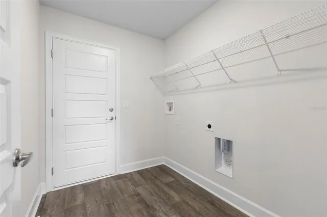 an empty room with a empty space