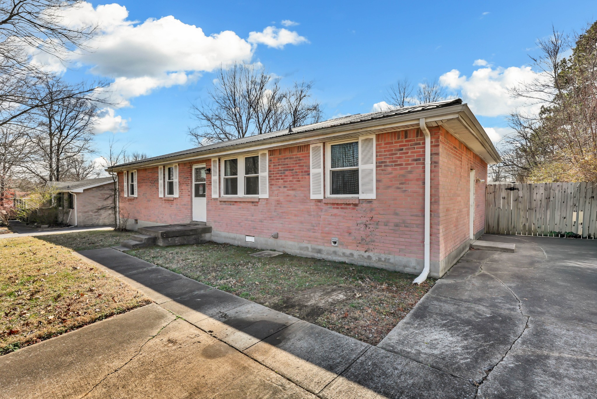 734 Lafayette Road Clarksville, TN 37042 - Photo 4 of 31