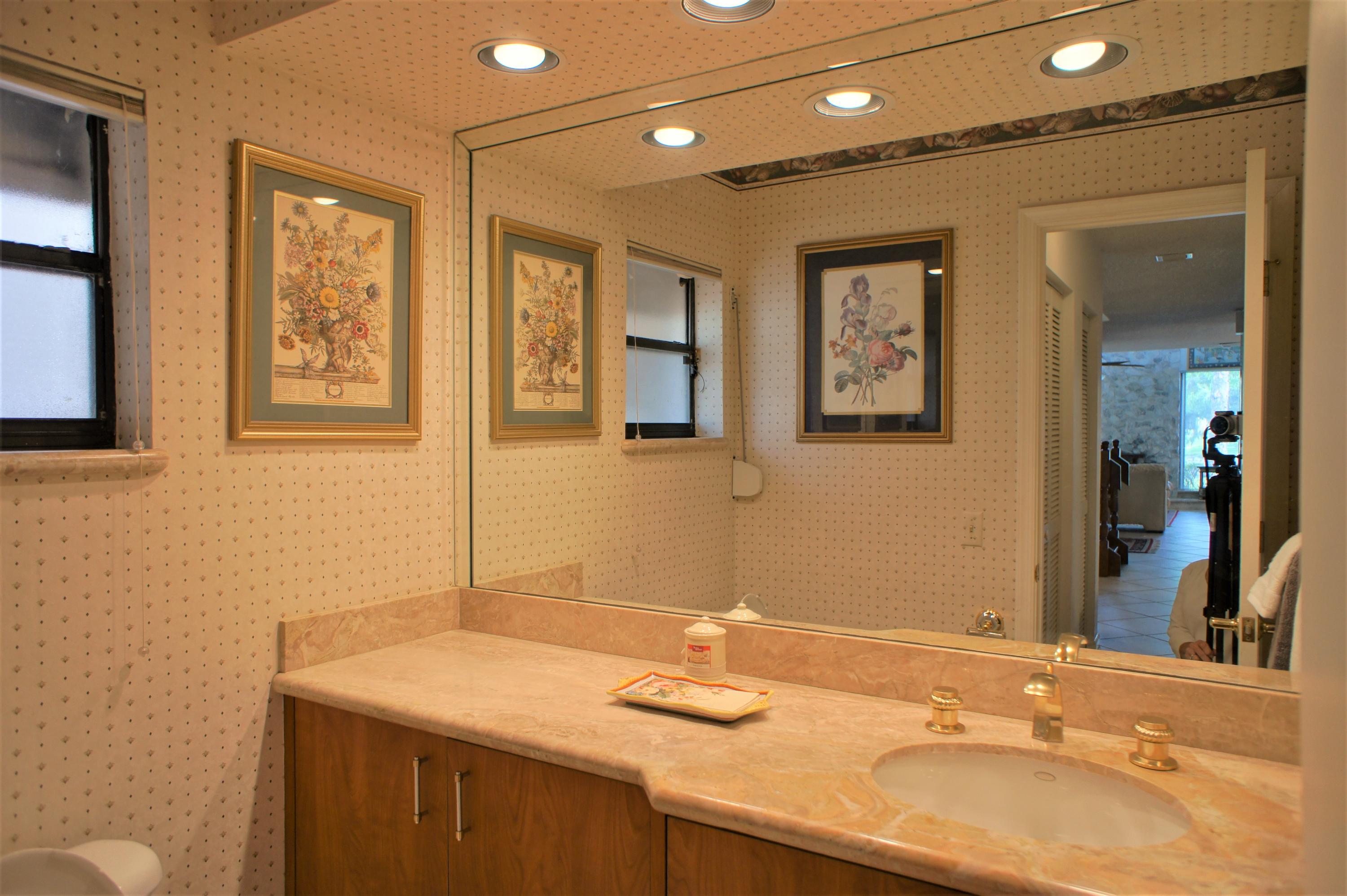 6023 Glendale Drive Boca Raton, FL 33433 - Photo 16 of 59 Bath