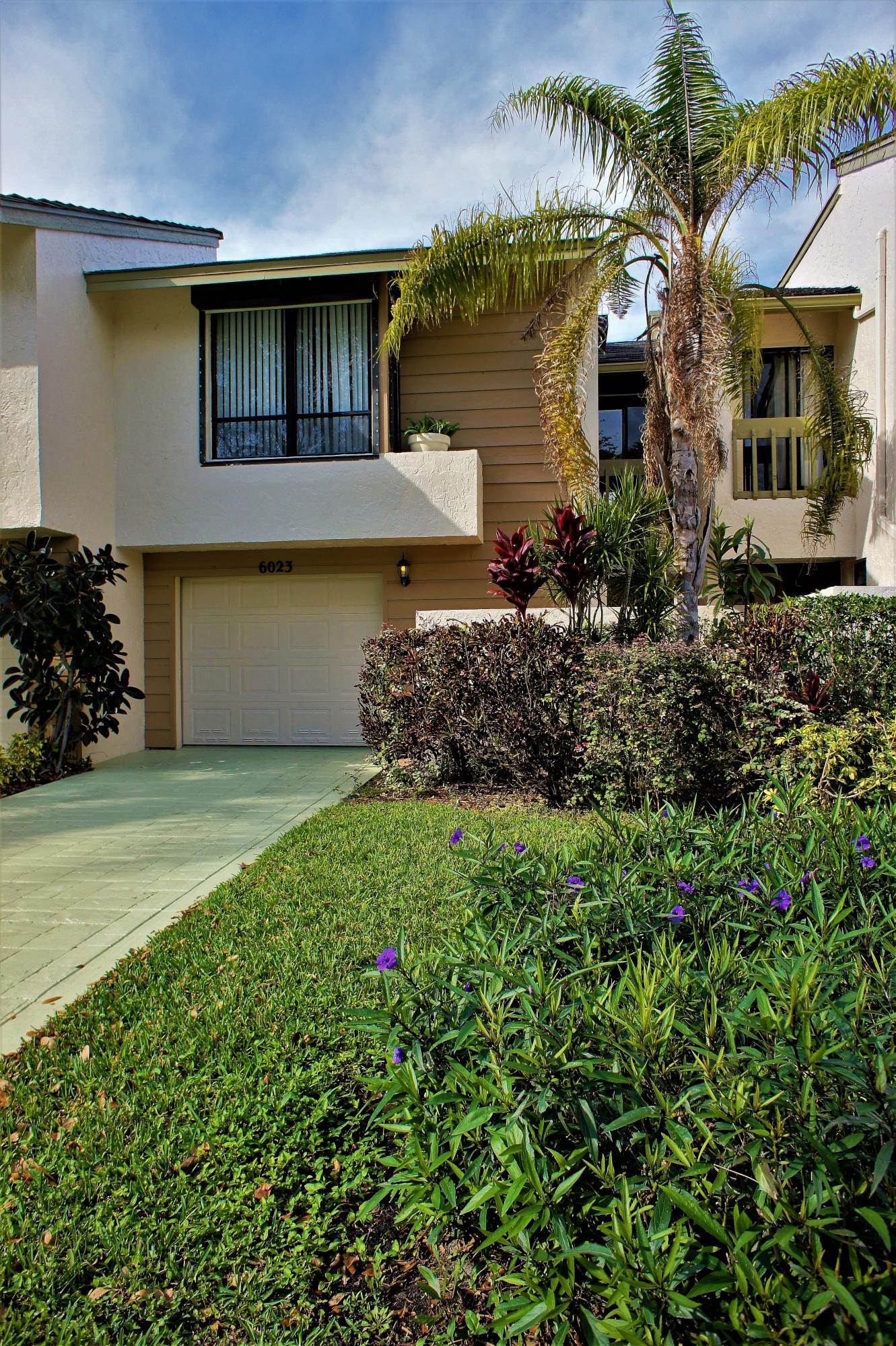 6023 Glendale Drive Boca Raton, FL 33433 - Photo 4 of 59 Manicured