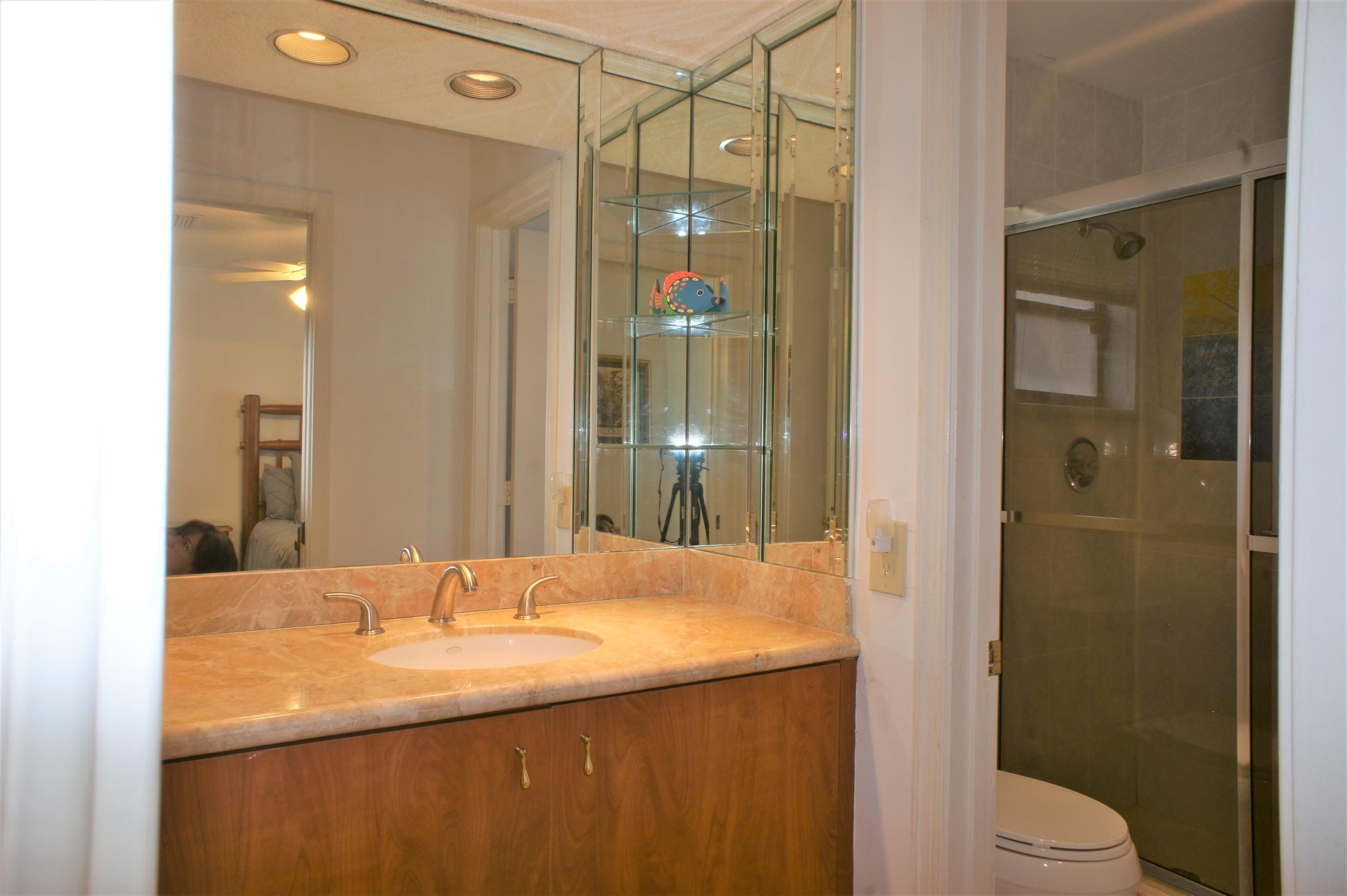 6023 Glendale Drive Boca Raton, FL 33433 - Photo 46 of 59 Jack and Jill Bath