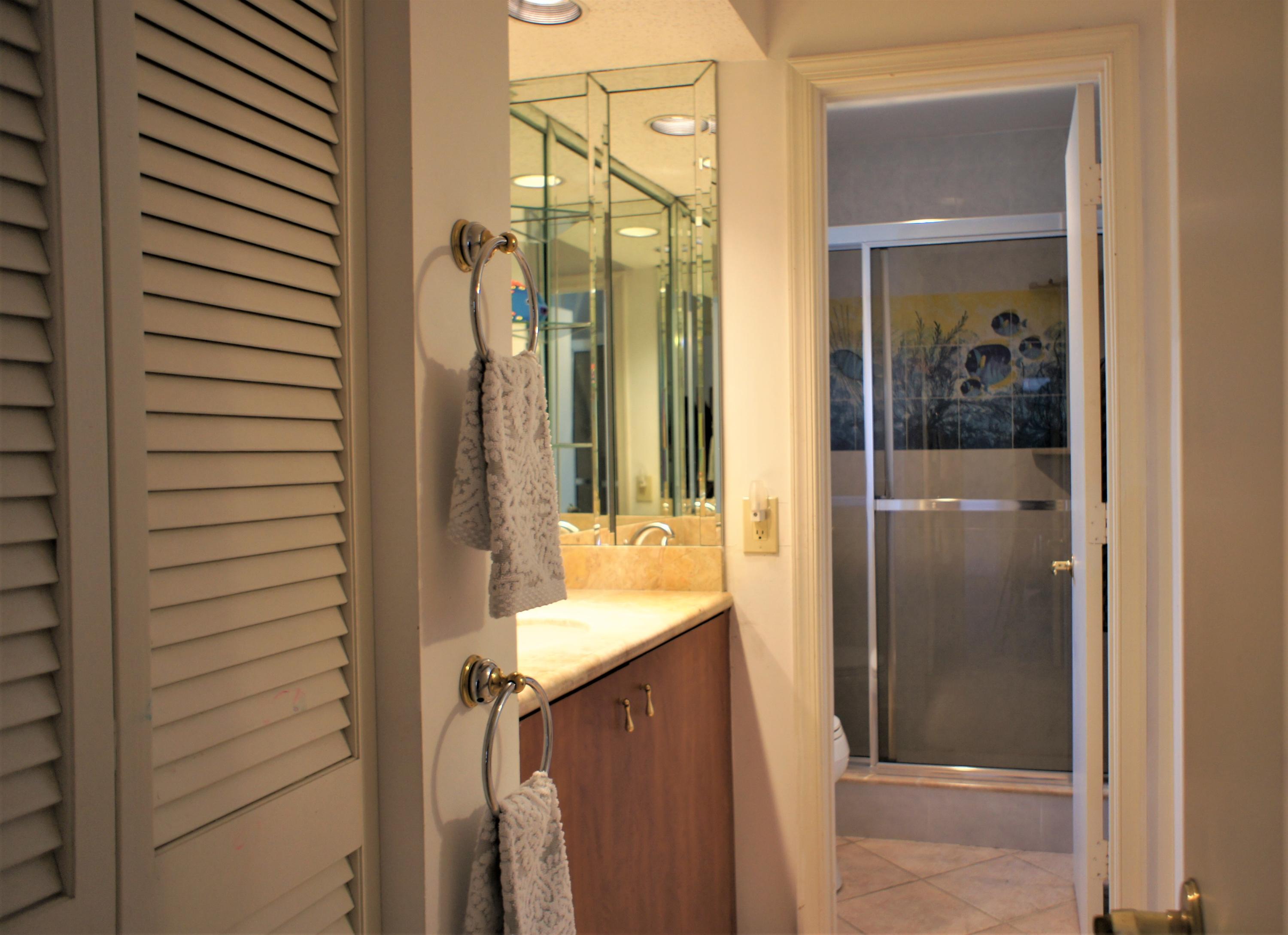 6023 Glendale Drive Boca Raton, FL 33433 - Photo 49 of 59 Bath Second Floor