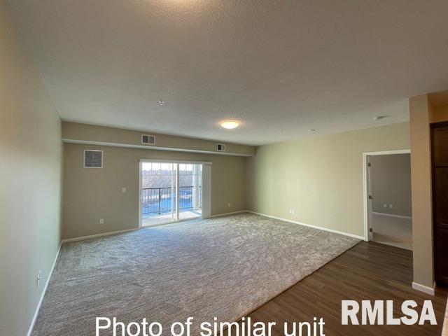 2592 Middle Road, Unit 219 Bettendorf, IA 52722 - Photo 4 of 20 Gallery Image 4