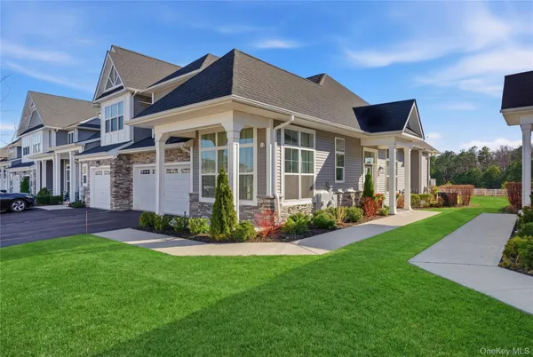 $1,025,000 | 214 Belmont Circle, Yaphank, NY 11980