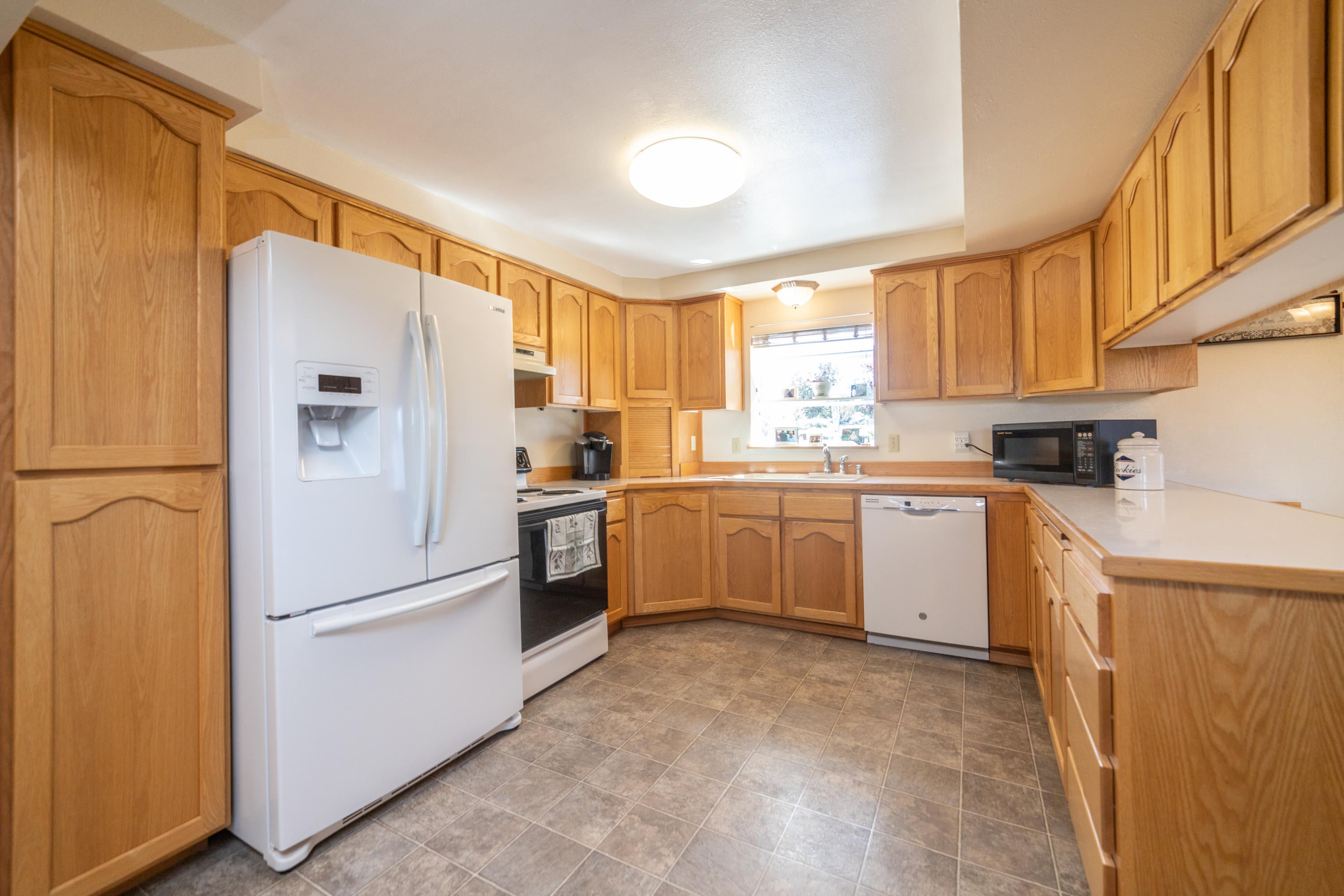 3377 Southwest 46th Street Redmond, OR 97756 - Photo 12 of 34 PhotoMyListing-15