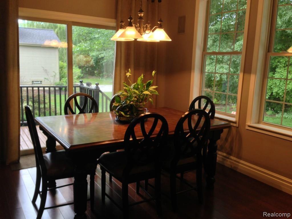 2556 Ravineside South Howell, MI 48843 - Photo 17 of 40 Dining area adjacent kitchen