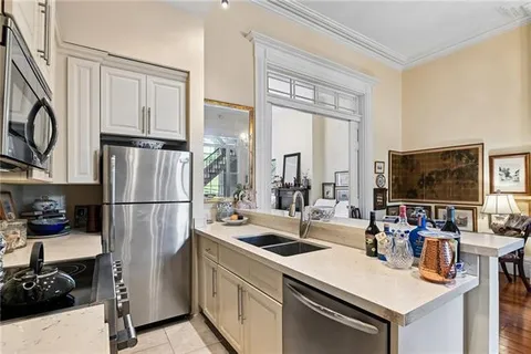 $465,000 | 604 Esplanade Avenue, Unit 102, New Orleans, LA 70116