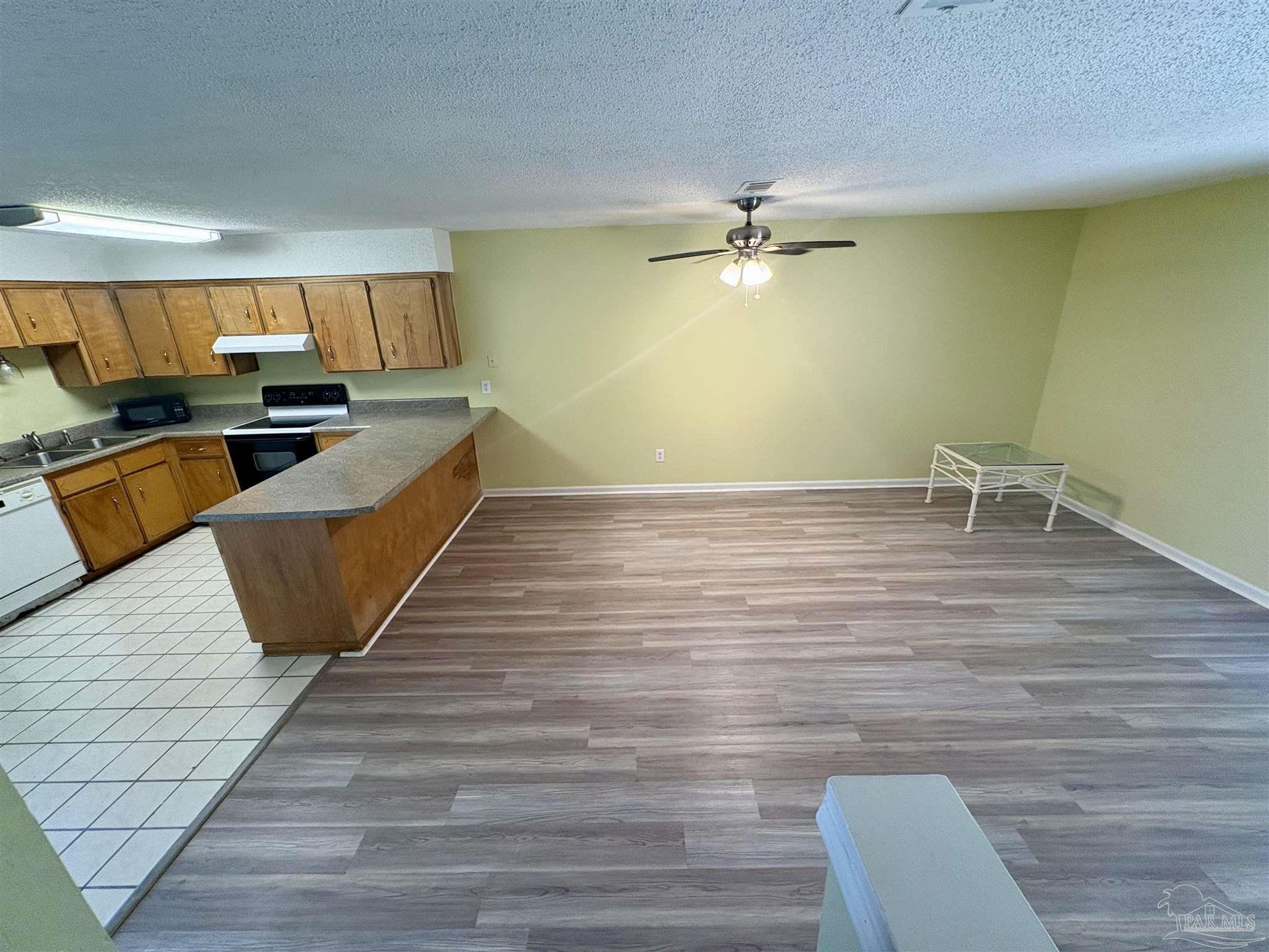 193 West Burgess Road Pensacola, FL 32503 - Photo 3 of 12