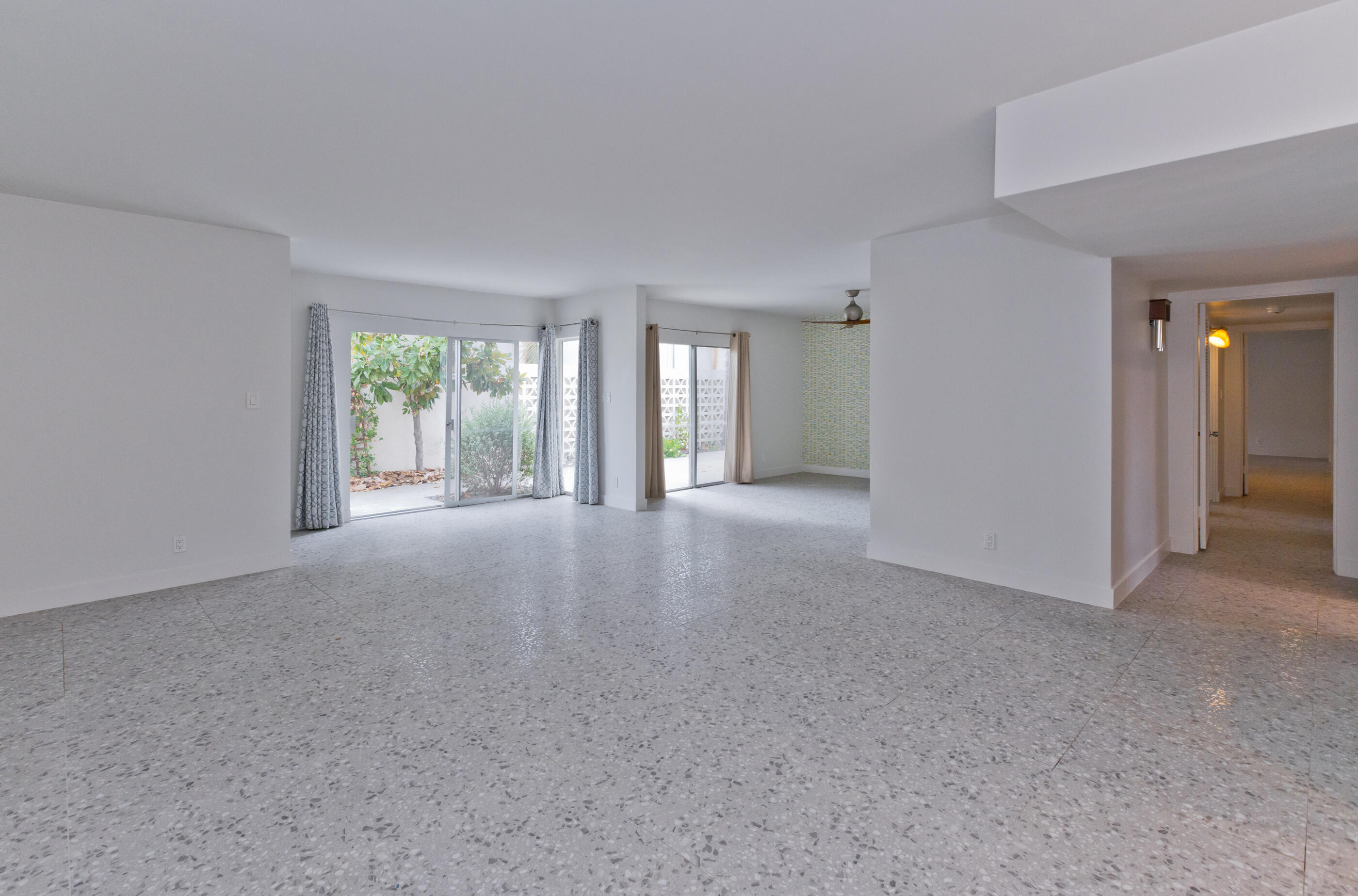 1810 Sandcliff Road Palm Springs, CA 92264 - Photo 6 of 43 0J1A3736