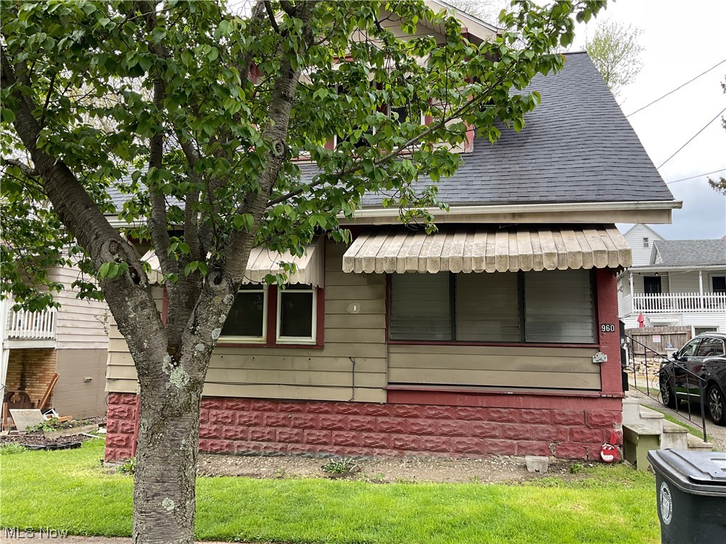 960 Sawyer Avenue Akron, OH 44310 - Photo 3 of 14