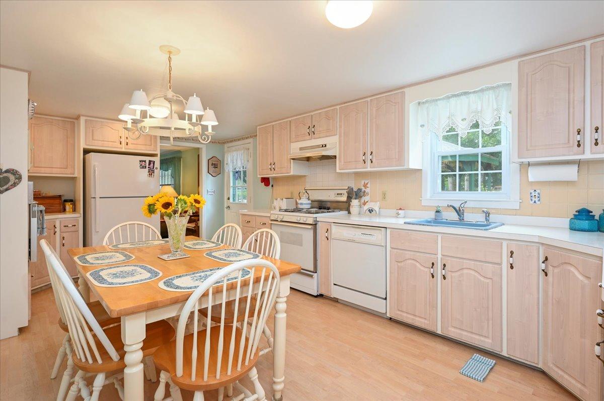 1884 Falmouth Road Centerville, MA 02632 - Photo 5 of 18 09-DSC_6158
