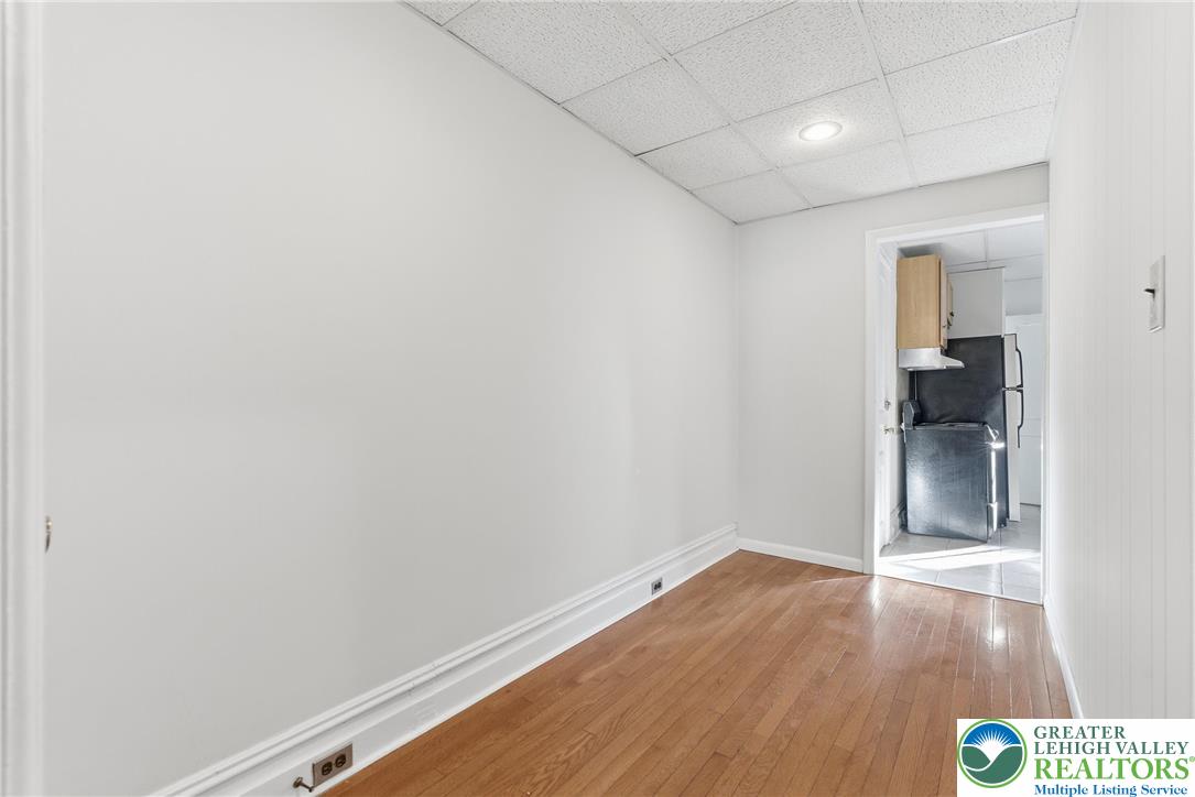 723 West Broad Street Bethlehem, PA 18018 - Photo 15 of 36 Unit 1 Hallway